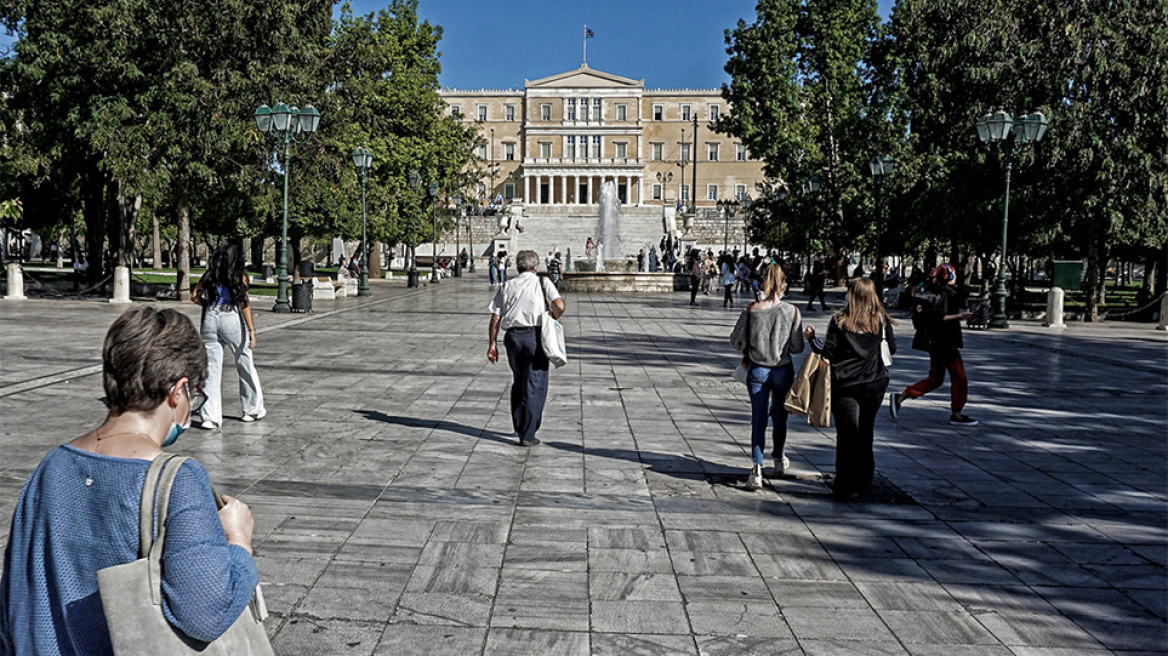 Δημογραφικό: Νταντάδες της γειτονιάς κι άλλα μέτρα ετοιμάζει το υπουργείο Εργασίας για την υπογεννητικότητα