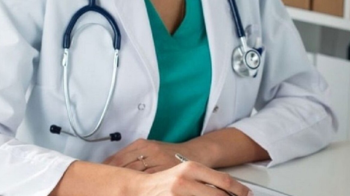 Ποινή φυλάκισης 15 μήνες με αναστολή στην ψευτογιατρό που «ψάρευε» καρκινοπαθείς στη Θεσσαλονίκη