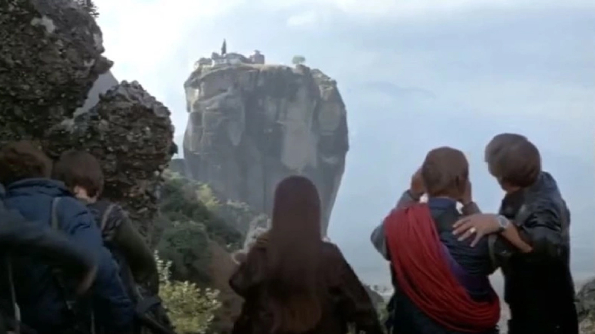 Τα γυρίσματα του James Bond στα Μετέωρα εξόργισαν τους καλόγερους: Απειλούσαν να τον κάψουν