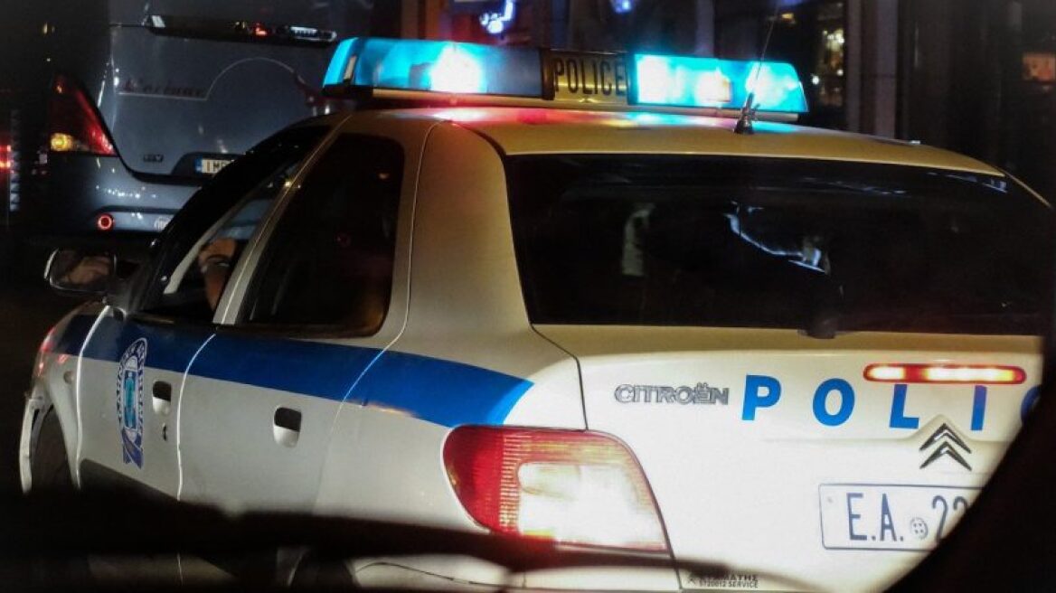 Επίθεση σε καφετέρια στου Ζωγράφου - Φοιτητής τραυματίστηκε από φωτοβολίδα