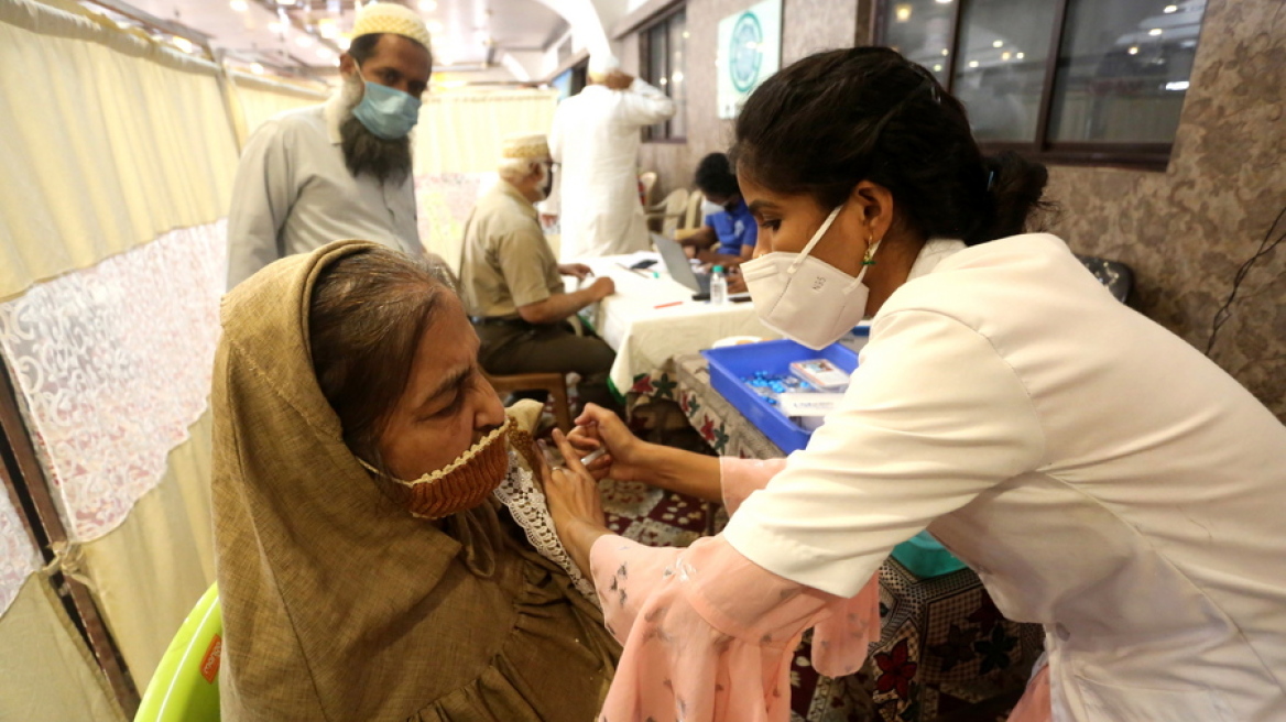 Κορωνοϊός - Ινδία: 459 θάνατοι και πάνω από 11.000 κρούσματα σε 24 ώρες