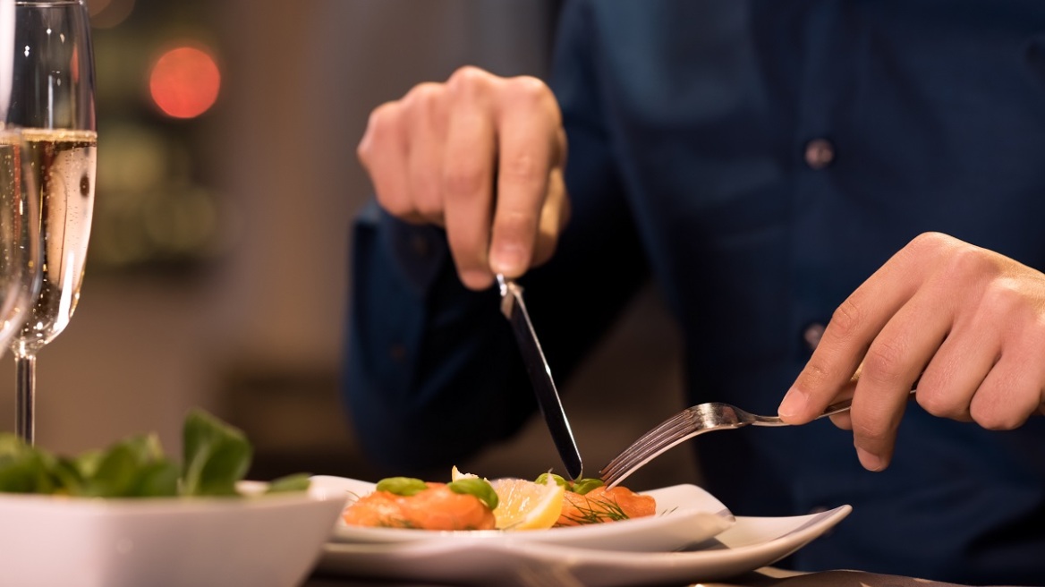 Γιατί αυτό το εστιατόριο στην Τζαϊπούρ δεν δέχεται άντρες πελάτες χωρίς συνοδεία;