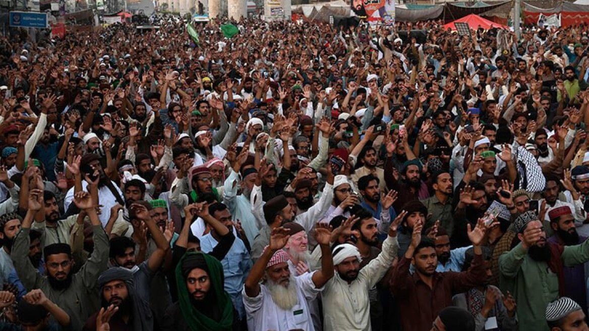 Πακιστάν: Νεκροί τρεις αστυνομικοί σε συγκρούσεις με διαδηλωτές ισλαμιστικής οργάνωσης