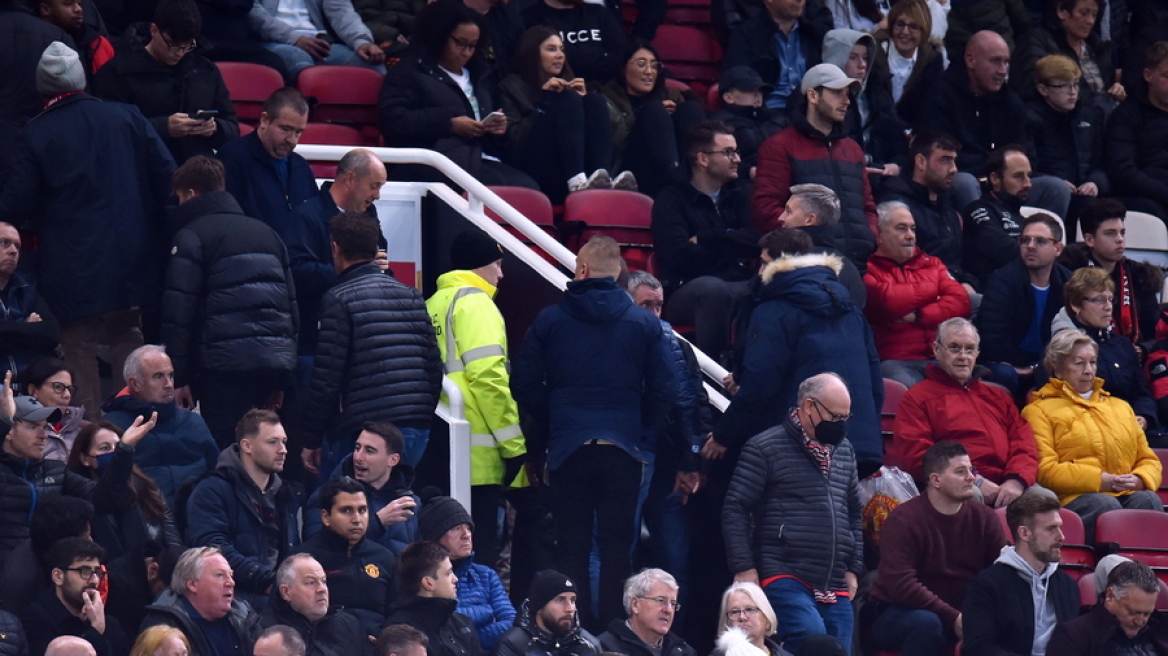 Βίντεο: Επίθεση σε φίλο της Λίβερπουλ από δεκάδες οπαδούς της Γιουνάιτεντ στο «Ολντ Τράφορντ»!