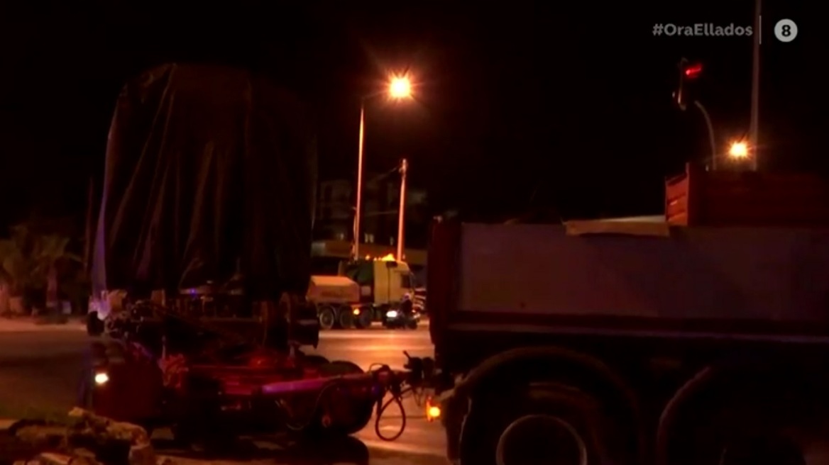 Θεσσαλονίκη: Κόλλησε νταλίκα με βαγόνι του Μετρό