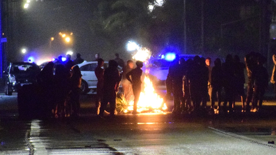 Ολοκληρώθηκε η  κινητοποίηση των Ρομά στα Βραχνέικα - Άνοιξε η εθνική οδός Πατρών- Πύργου