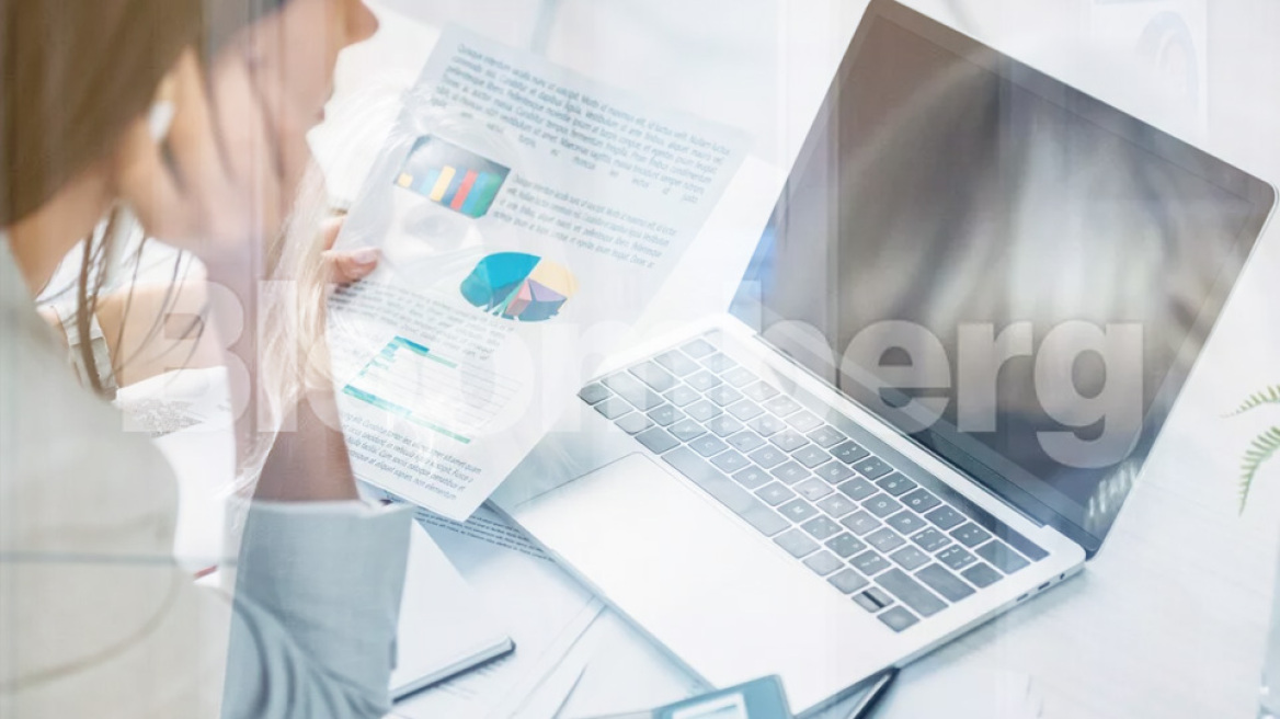 Νέα έρευνα: Περισσότερο ευάλωτες απέναντι στον χρηματοοικονομικό αναλφαβητισμό οι Ελληνίδες