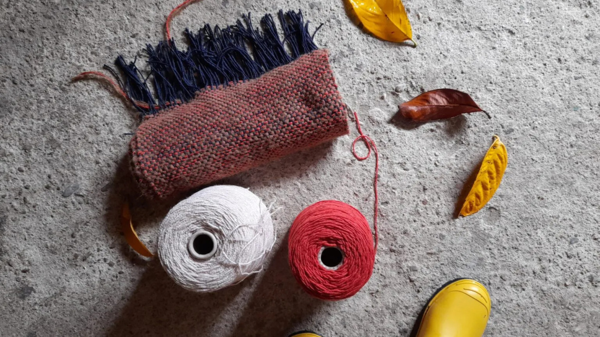 Τα χειροποίητα κασκόλ που ταξιδεύουν σε όλη την Ελλάδα