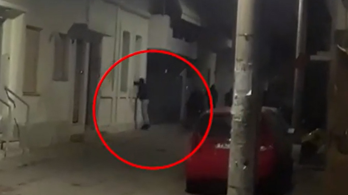 Βίντεο ντοκουμέντο: Άγρια επίθεση κατά Πακιστανών μεταναστών στα Καμίνια