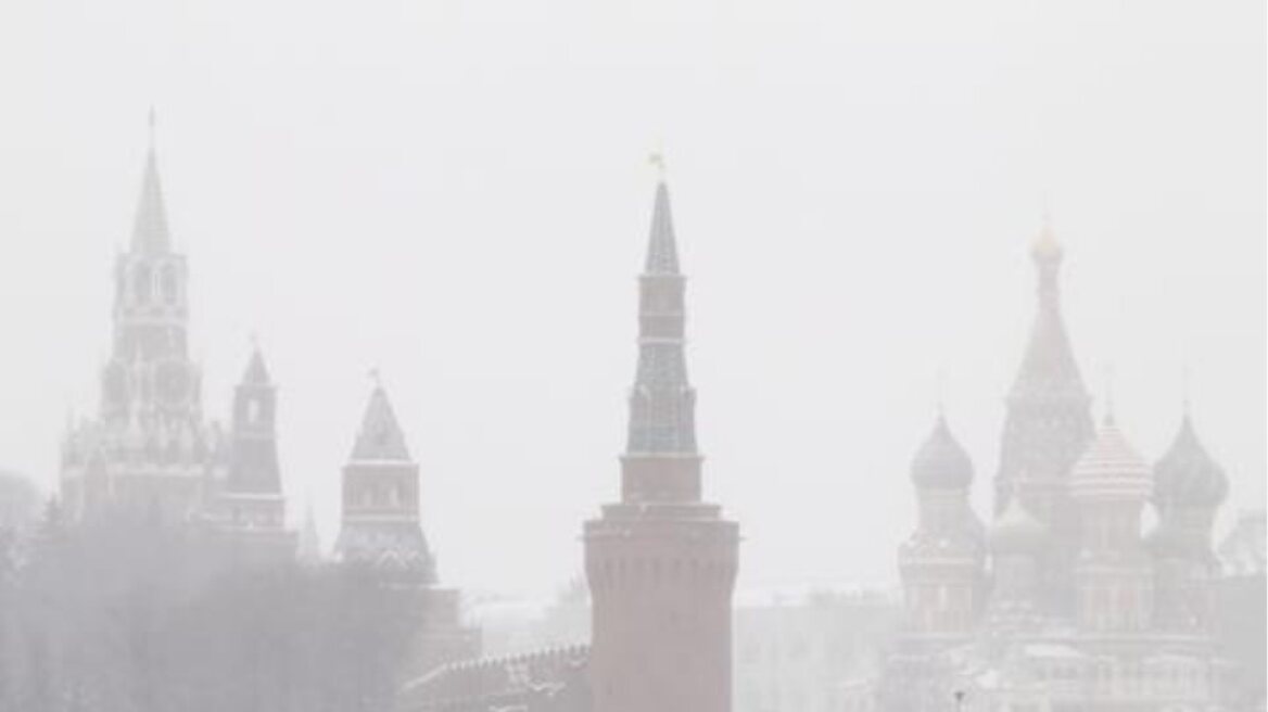 Πυκνή ομίχλη κάλυψε τη Μόσχα