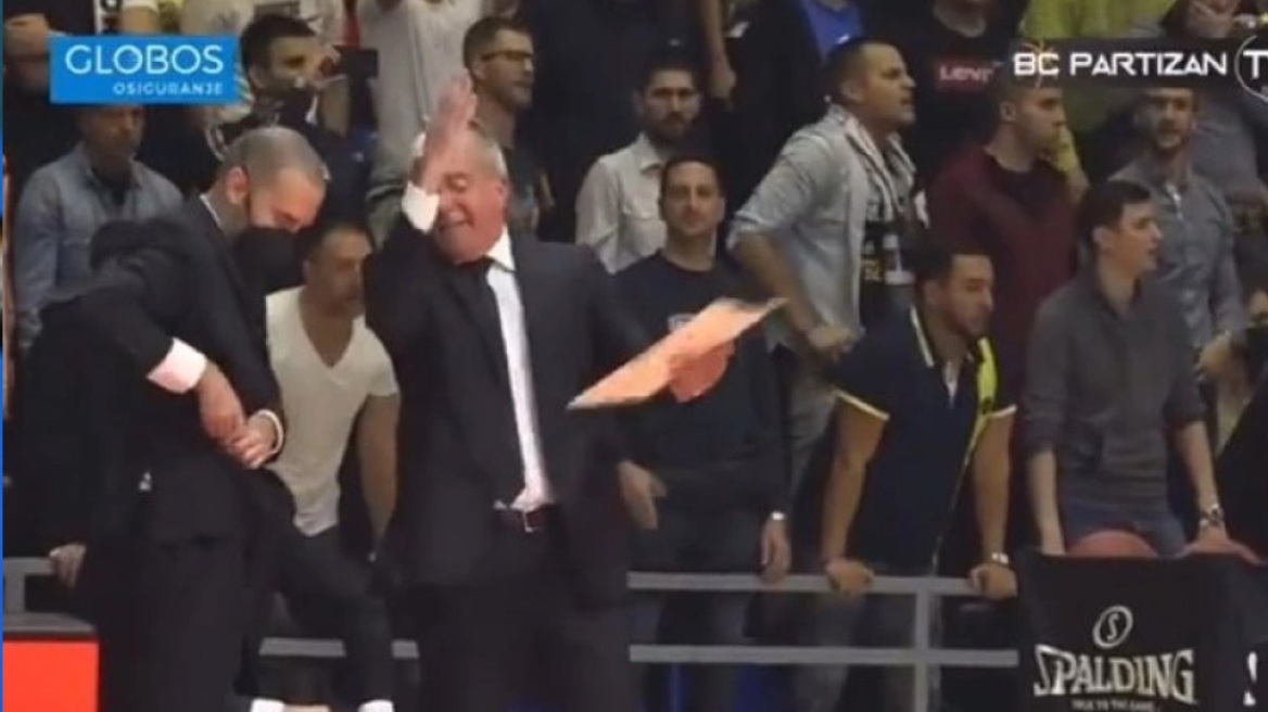 Ο Ομπράντοβιτς... τρελάθηκε με τον βοηθό του που έψαχνε τον μαρκαδόρο