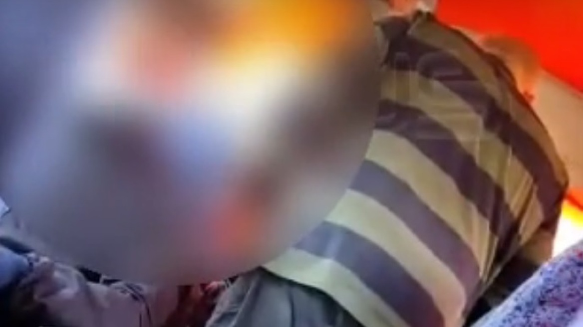 Οδηγός του ΚΤΕΛ Χρυσούπολης επιτίθεται σε μαθητή που δεν φορούσε μάσκα - Δείτε βίντεο