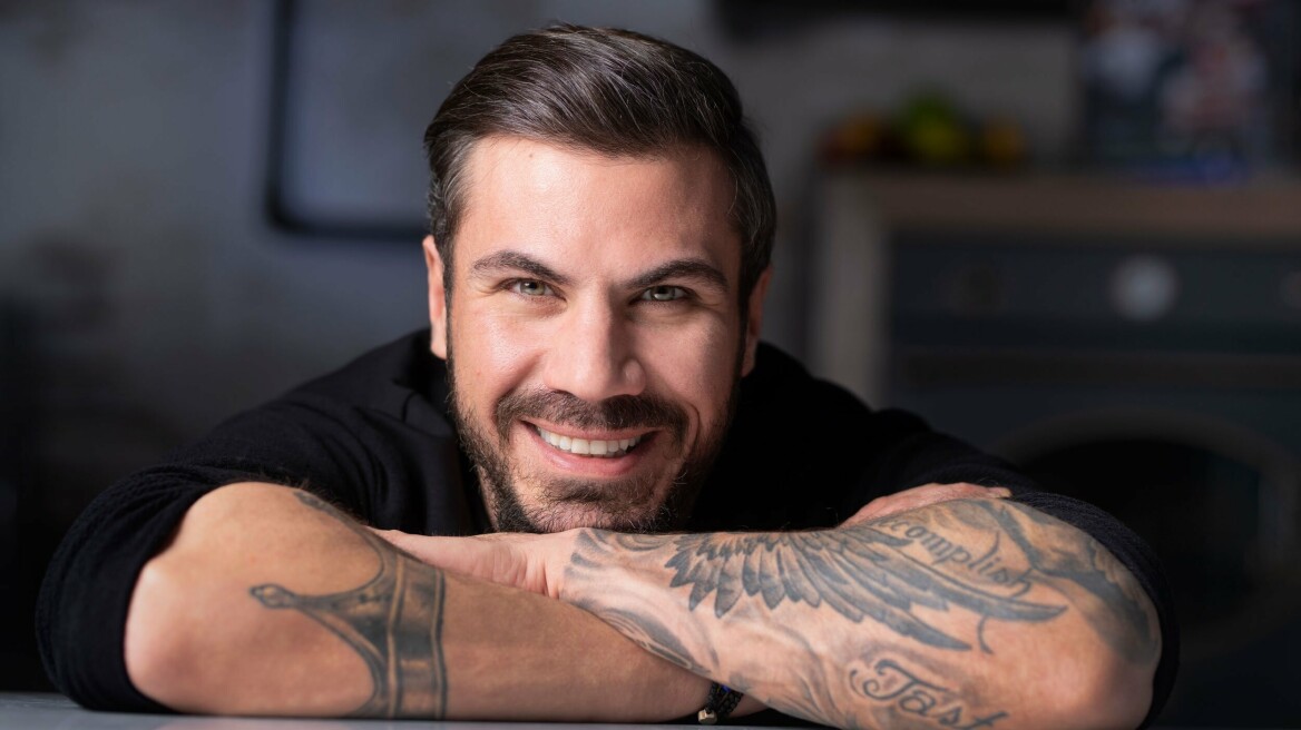 Ο Πετρετζίκης junior σε ρόλο dj