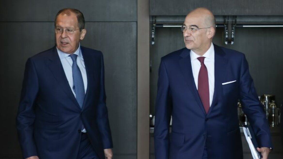 Επικοινωνία Δένδια με Λαβρόφ, στο επίκεντρο των συνομιλιών οι εξελίξεις στην Ανατολική Μεσόγειο