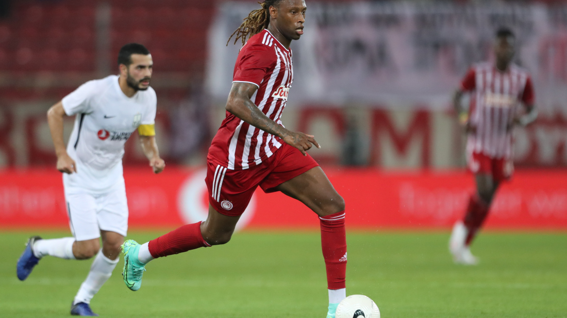 A Bola: «Εκτός των πλάνων της Μπενφίκα ο Σεμέδο»