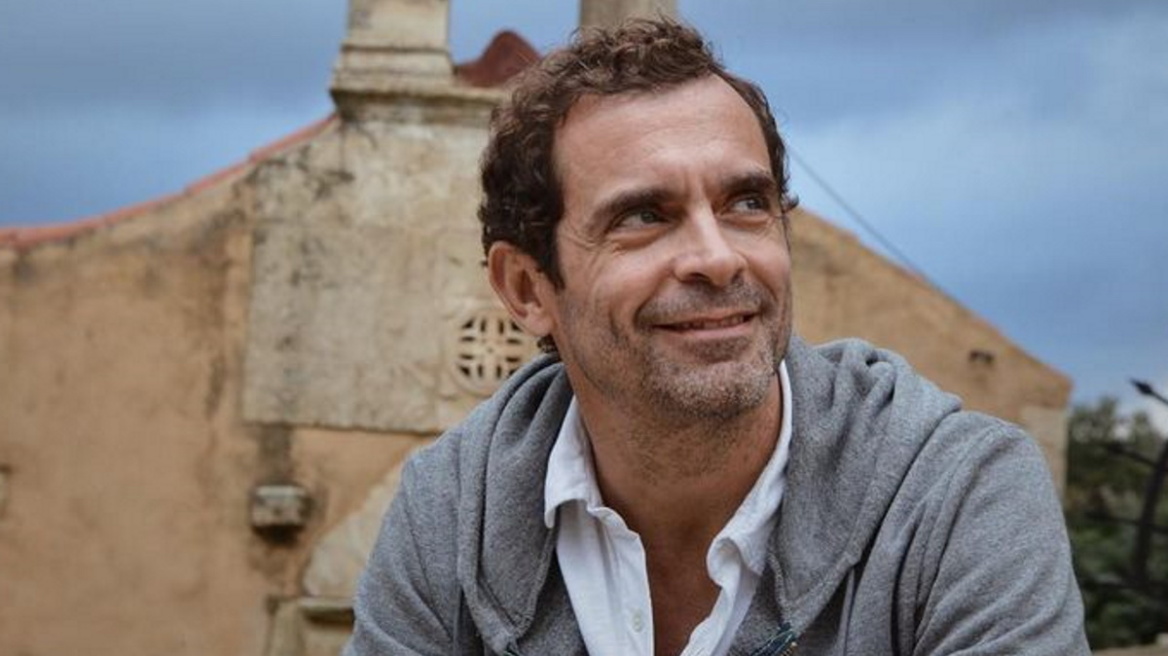 «Ο κόσμος στον δρόμο με φώναζε κομπλεξικό, περίεργο, μυστήριο» αποκαλύπτει ο Κωνσταντίνος Μαρκουλάκης