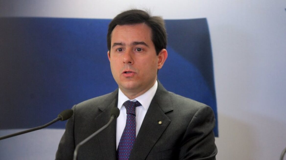 Εισβολή στην Ουκρανία: Αναστέλλονται οι άδειες διαμονής επενδυτικού σκοπού για Ρώσους πολίτες στην Ελλάδα 