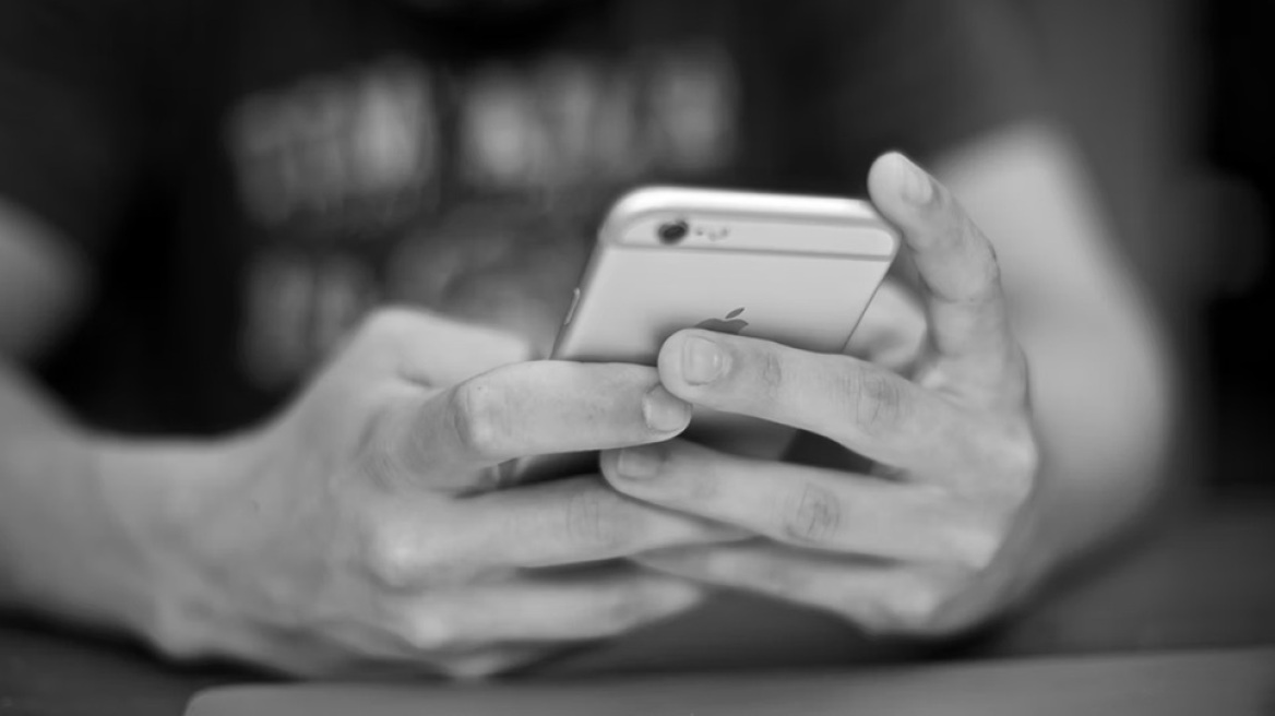 Αδιανόητο bullying σε 12χρονη μαθήτρια - Ανέβαζαν πορνογραφικό υλικό σε λογαριασμό με το όνομα της