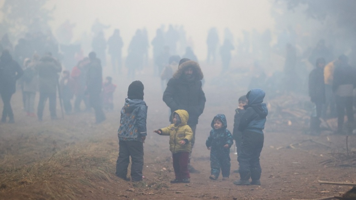 Ελικόπτερα και 8.500 στρατιωτικούς στέλνει το Κίεβο στα σύνορα με τη Λευκορωσία
