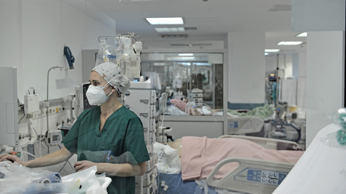 Plan b με τον ιδιωτικό τομέα στη «μάχη» κατά του κορωνοϊού - 900 εισαγωγές σε 48 ώρες