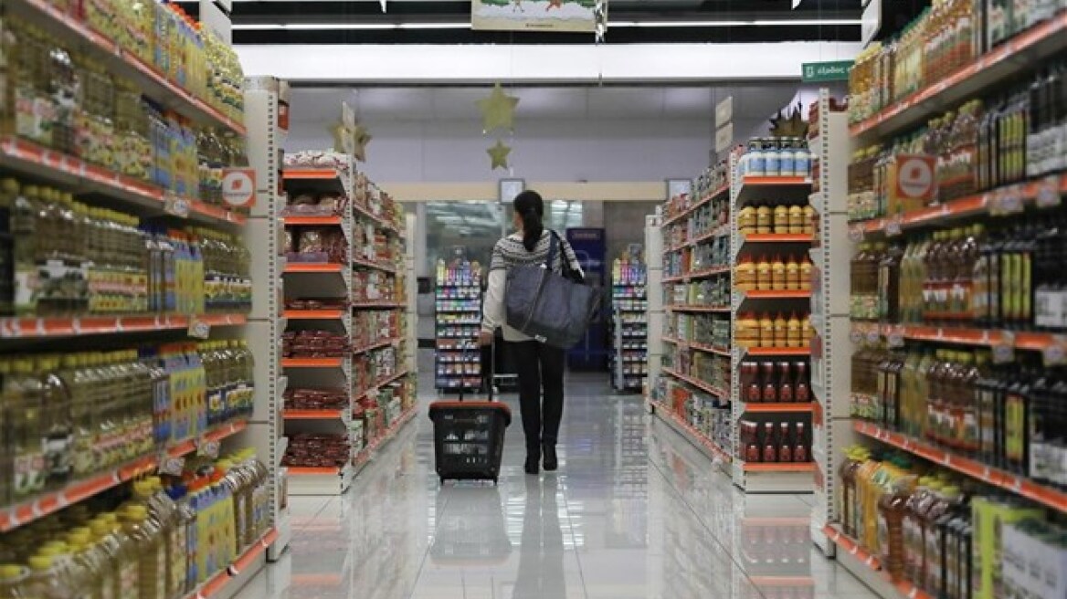Η ακρίβεια «τρομάζει» την κυβέρνηση ενώ οι ανατιμήσεις γυρίζουν… μπούμερανγκ για αγορά και επιχειρήσεις