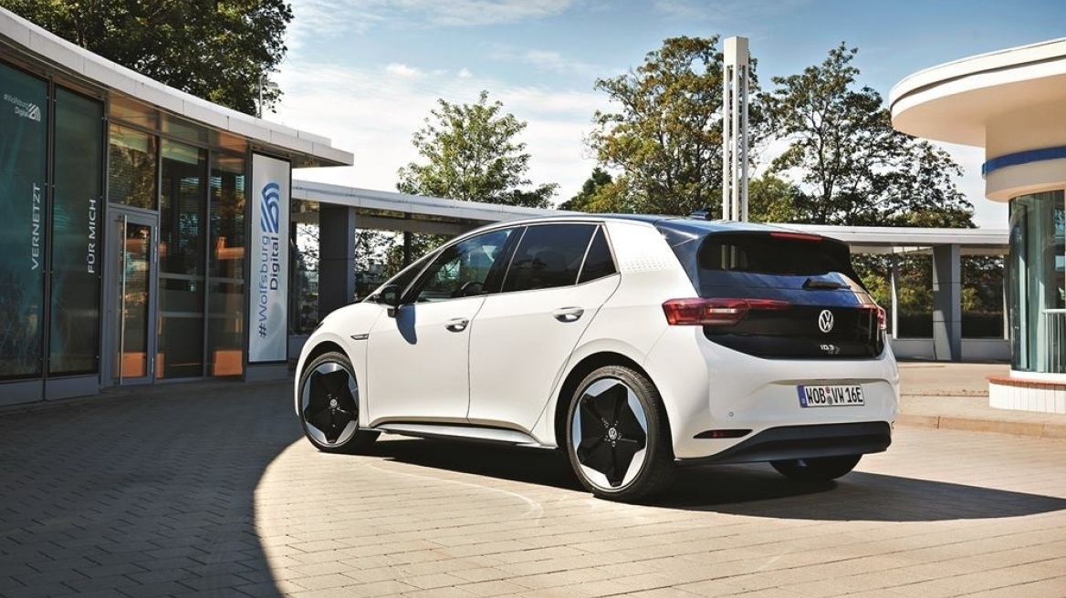 Χιλιάδες νέους πελάτες έχει φέρει στη VW το ID.3