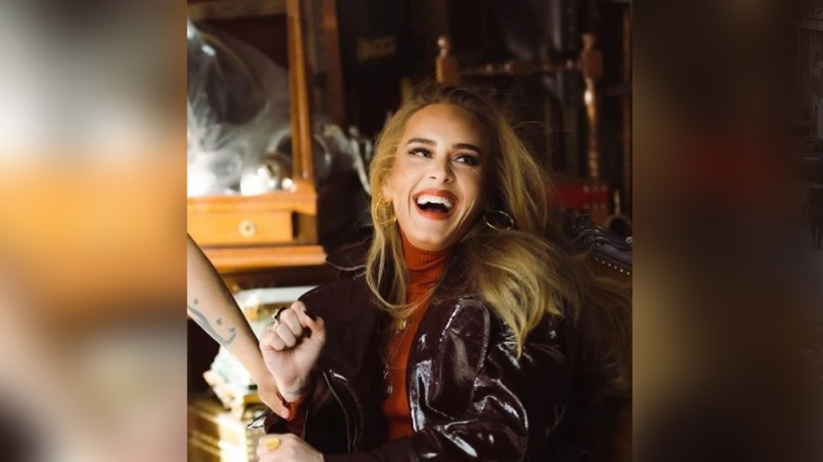 Άκρως εντυπωσιακή η Αντέλ με σούπερ μίνι φόρεμα (εικόνες)