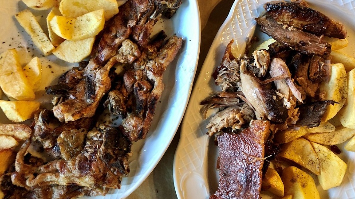 Τρίκαλα Κορινθίας: Δυο ταβέρνες για νόστιμο και παραδοσιακό φαγητό