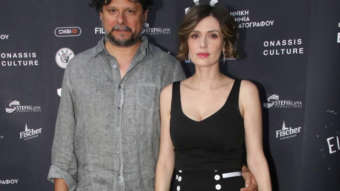 «Νευρίασα όταν διάβασα: “Η σύντροφος του Λευτέρη Χαρίτου”. Δουλεύω από το 2005»