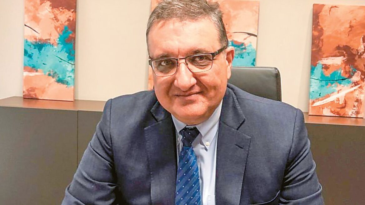 Κορωνοϊός - Απάντηση Εξαδάκτυλου στον Σερβετάλη: «Αυτή τη στιγμή έχουμε ντάνιασμα στις εντατικές»