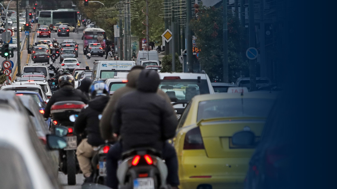 Η κίνηση στους δρόμους: Στο «κόκκινο» ο Κηφισός