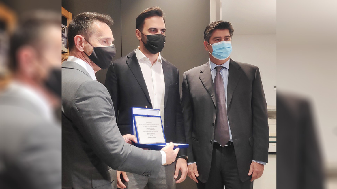 Εγκαινιάστηκε βιβλιοθήκη μετά από επιθυμία της Φώφης Γεννηματά στον «Ευαγγελισμό»