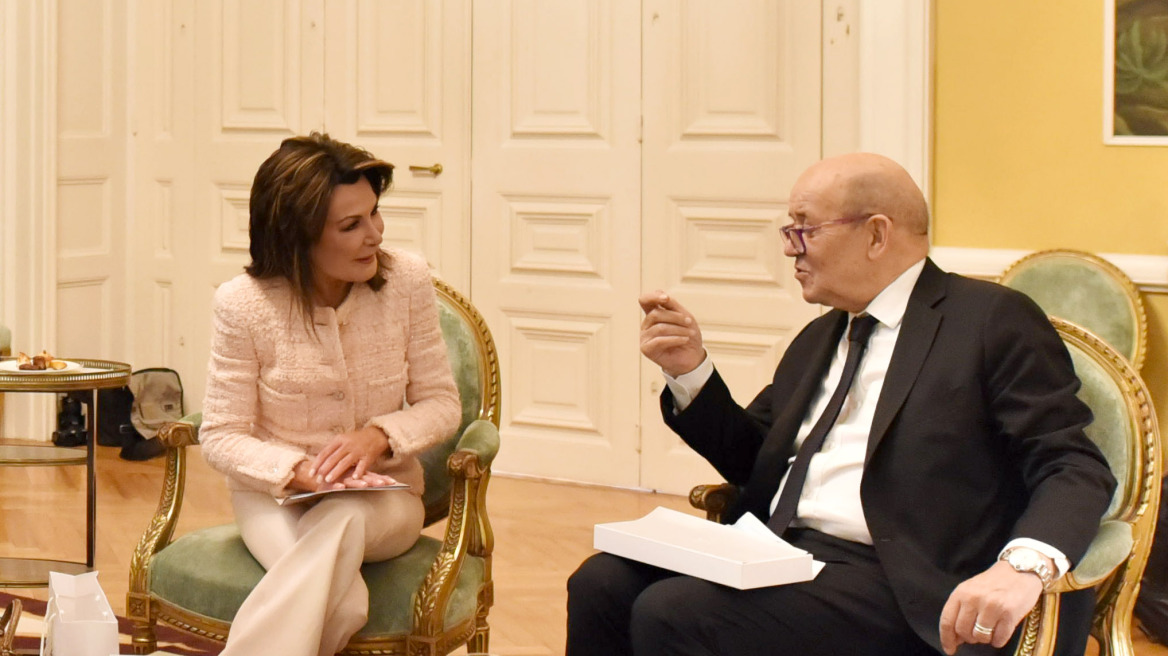 Γιάννα Αγγελοπούλου: Συνάντηση με τον υπουργό Εξωτερικών της Γαλλίας Jean-Yves Le Drian