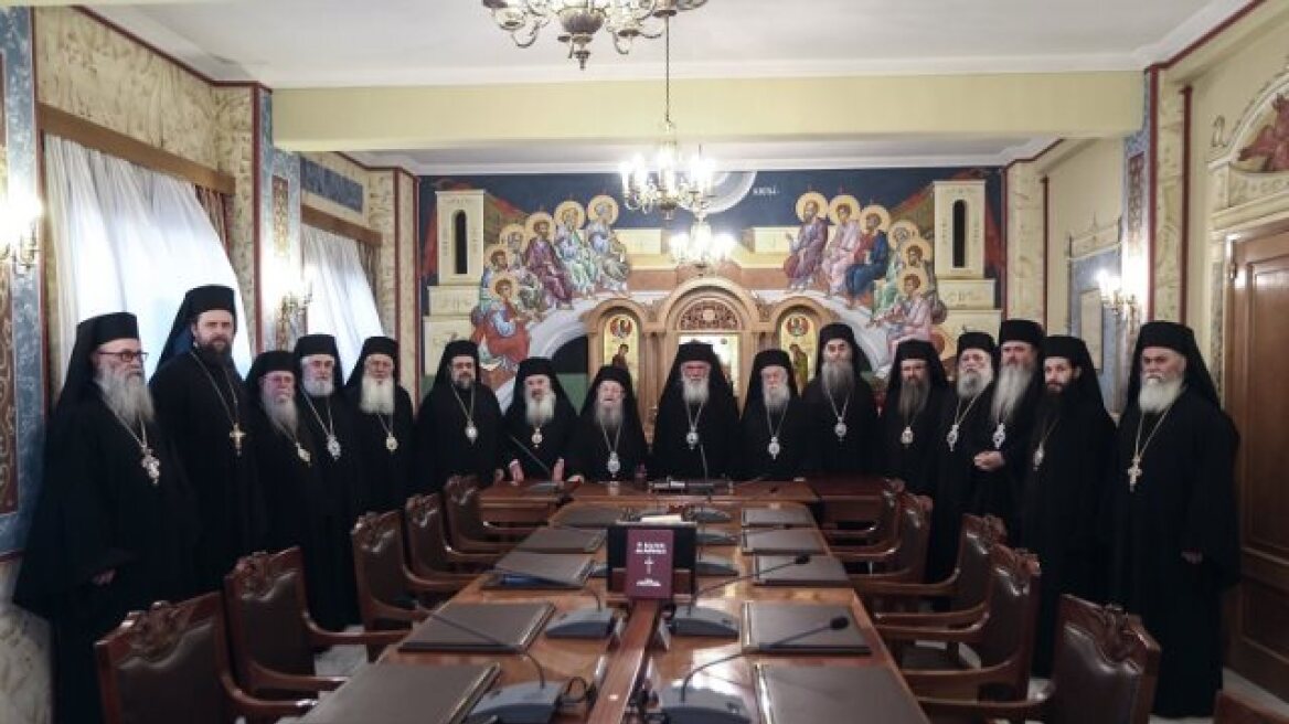 Συνεδριάζει η Ιερά Σύνοδος για τα νέα μέτρα εισόδου στους ναούς