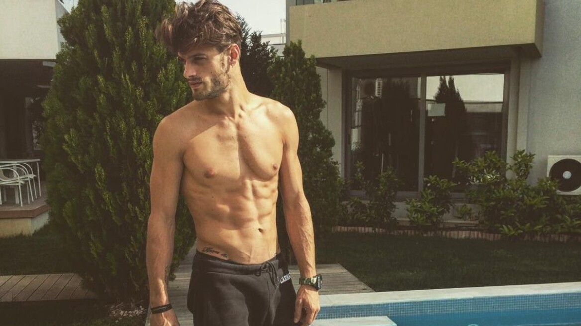 «Μετά τις 100 γυναίκες, χάνεις το λογαριασμό» λέει ο Στέλιος Νιάκαρης 