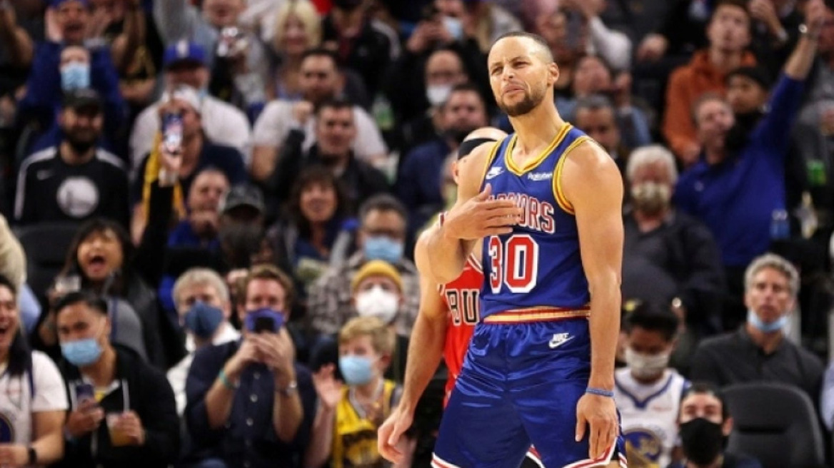 Κάρι: Έχει τα 9 τρίποντα σε ένα ματς για... πρωινό και γράφει ιστορία