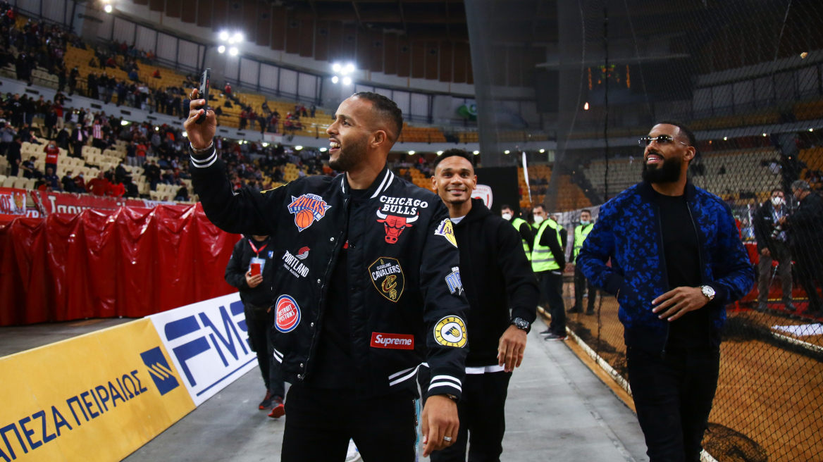 Στο ΣΕΦ οι Ελ Αραμπί, Εμβιλά και Λαλά που αποθεώθηκαν - Δείτε βίντεο