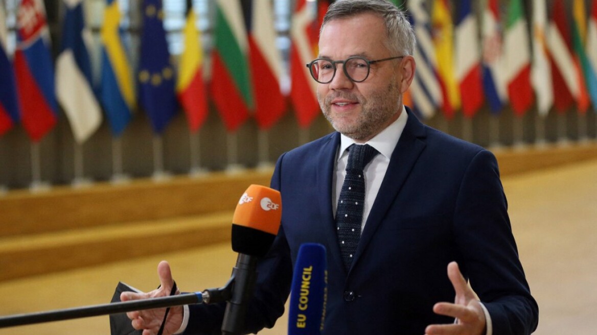 Brexit: «Ελάτε στα συγκαλά σας!» λέει το Βερολίνο στο Λονδίνο