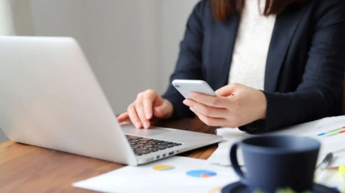 Τηλεργασία: Επιπλέον αποζημίωση 28 ευρώ τον μήνα  για όσους δουλεύουν από το σπίτι