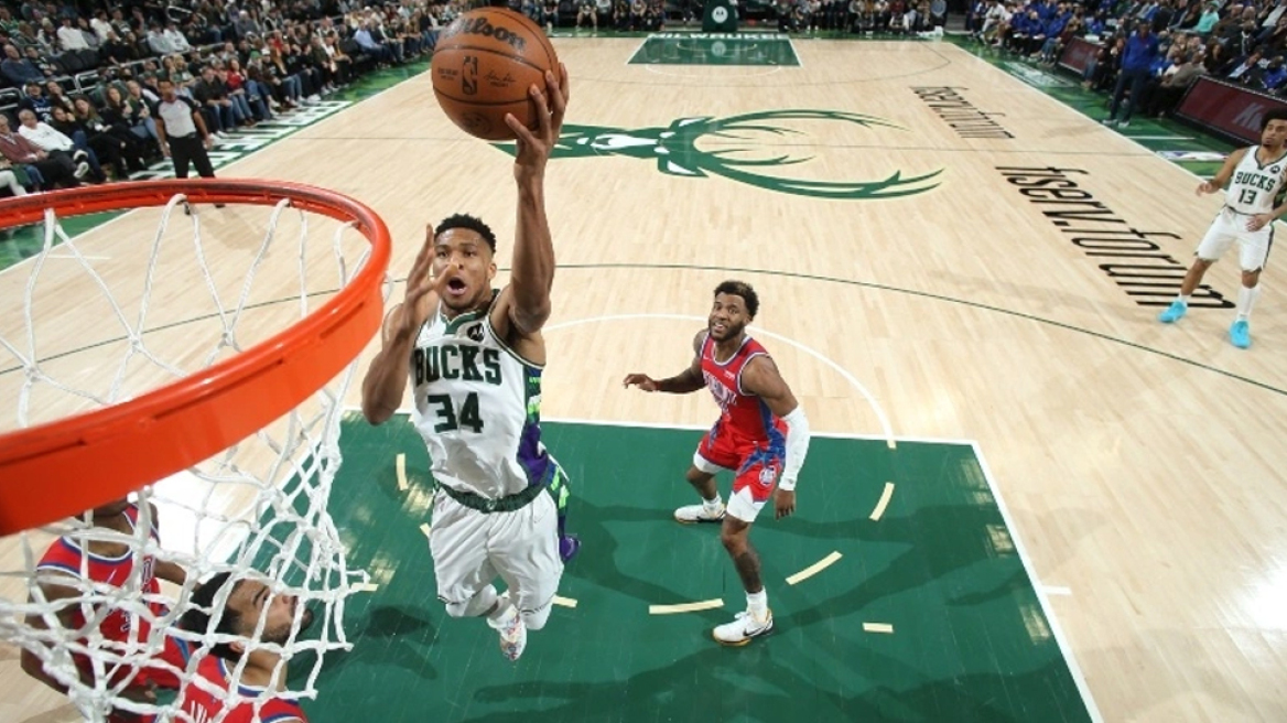 Μπακς - Πίστονς 114-93: Τριαντάρα ο Giannis, 5η σερί νίκη το Μιλγουόκι