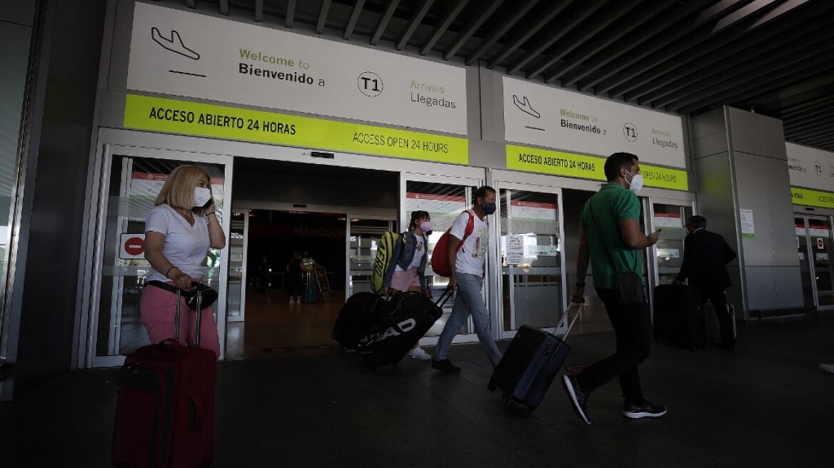 Μετάλλαξη Μποτσουάνας: Η Μαδρίτη θα αναστείλει τις πτήσεις από Νότια Αφρική και Μποτσουάνα λόγω της νέας παραλλαγής 