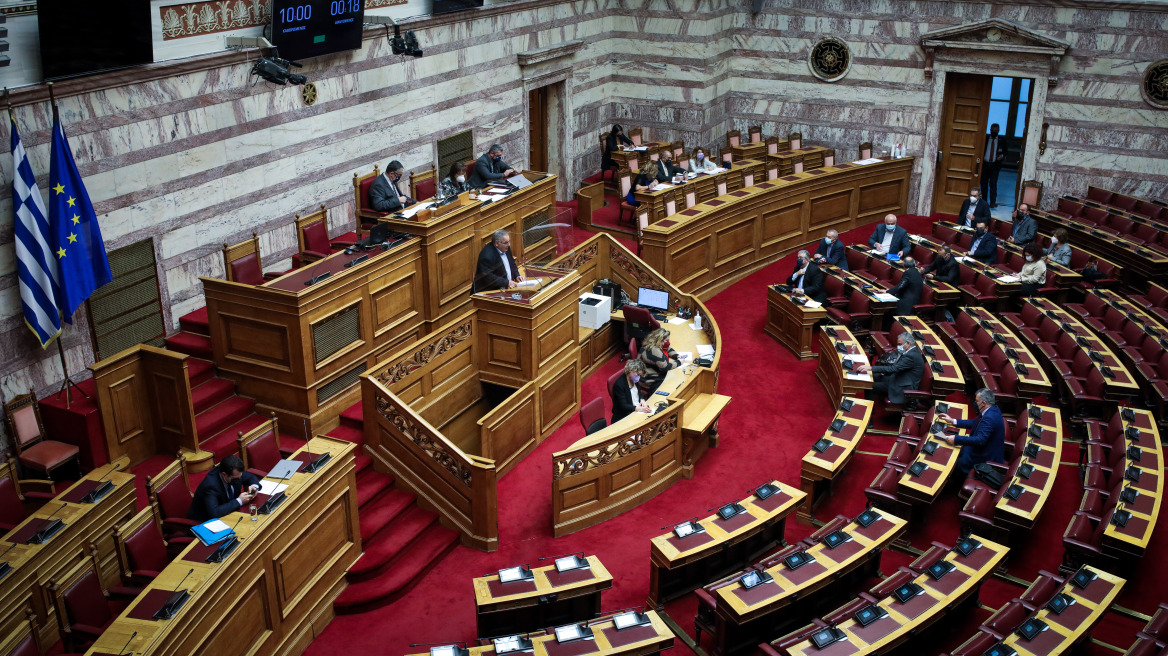 Την τροπολογία για τη διαφημιστική δραστηριότητα του δημόσιου τομέα καταγγέλλει ο ΣΥΡΙΖΑ