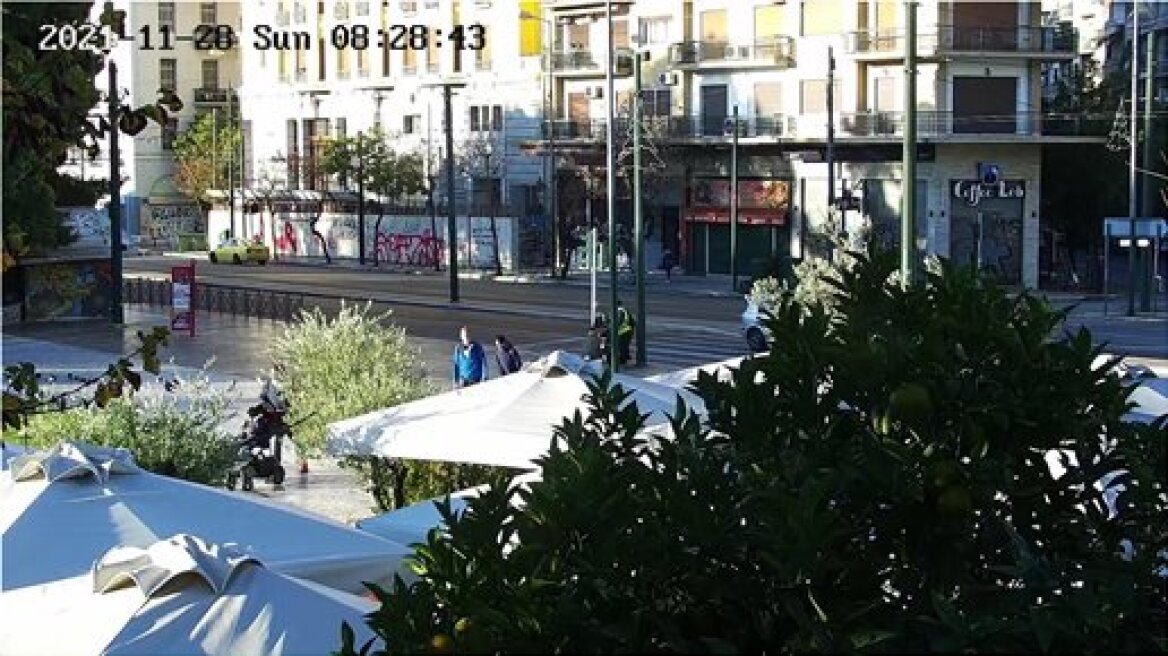 Εγκατάλειψη μωρού έξω από το Αρχαιολογικό Μουσείο: Σε αλλοδαπό στρέφονται οι έρευνες - Δείτε βίντεο-ντοκουμέντο