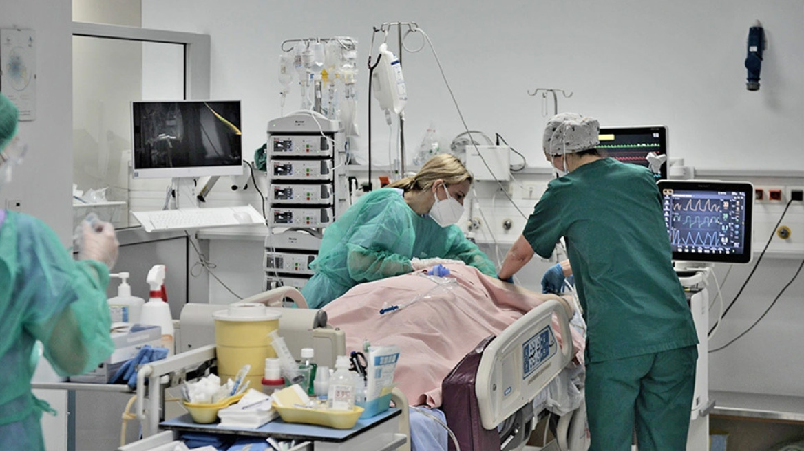 Πάτρα: Ζευγάρι ηλικιωμένων με κορωνοϊό «έφυγε» με πέντε μέρες διαφορά