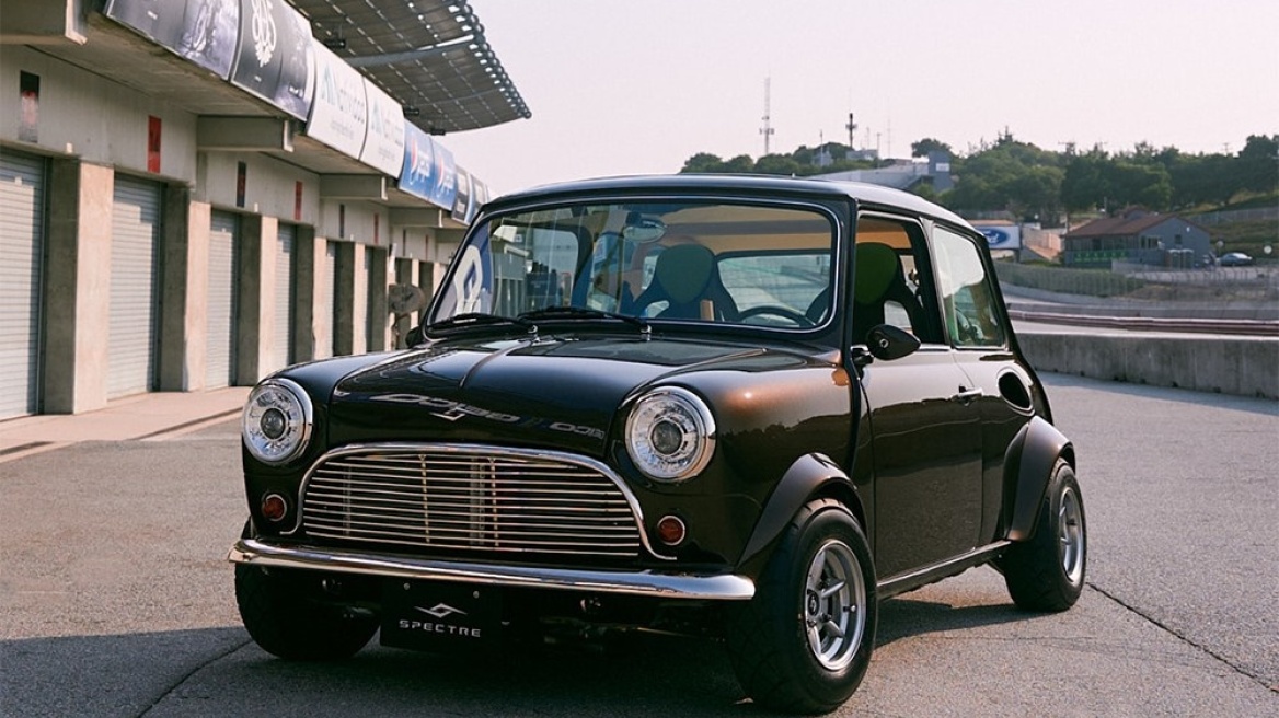 Κλασικό Mini με επιδόσεις supercar