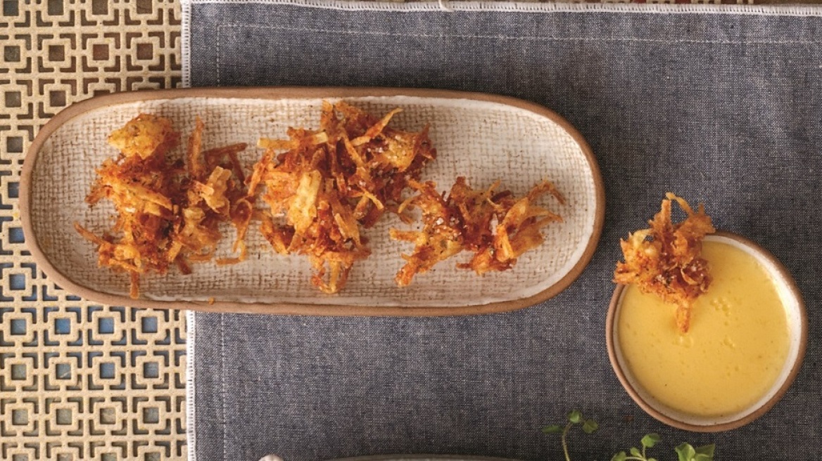 Τραγανές πατάτες με κρέμα γραβιέρας, ο τέλειος μεζές