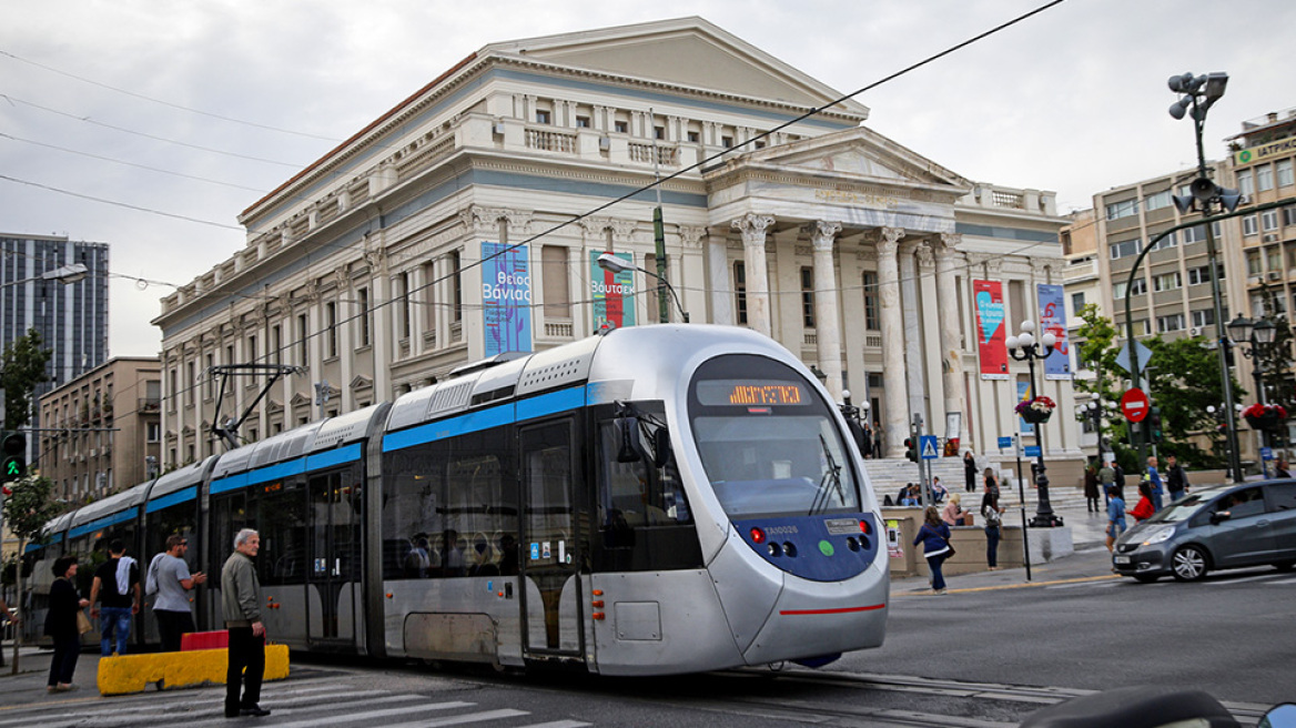 Πειραιάς: Από την Τετάρτη η λειτουργία του τραμ, από πού θα περνούν οι δύο νέες γραμμές 