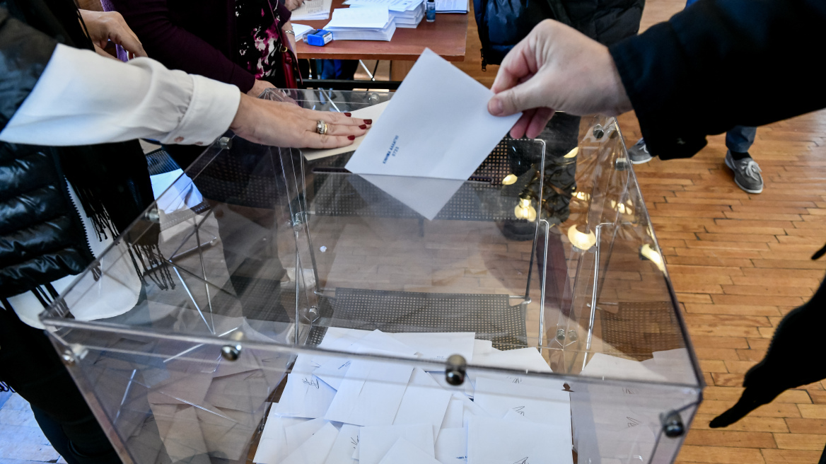 Εκλογές ΚΙΝΑΛ: Νίκο Ανδρουλάκη ψήφισε το Λονδίνο