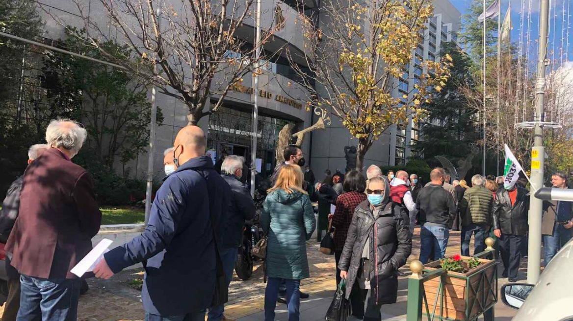 Εκλογές ΚΙΝΑΛ - Φωτογραφίες: Η κίνηση στα εκλογικά κέντρα