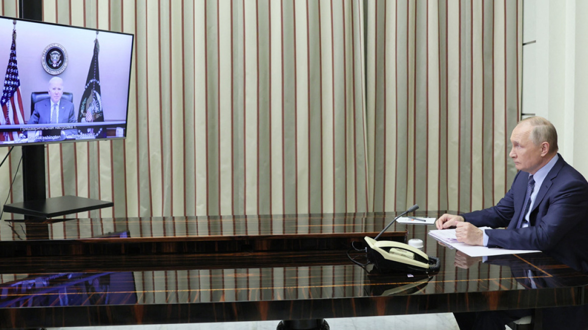 Με το χέρι στη... σκανδάλη ο Πούτιν - Το μήνυμα στις ΗΠΑ μετά τη συνάντηση με Μητσοτάκη